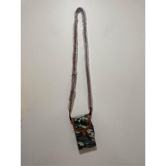 New Maurices Camo Crossbody Bag - Picture 3 of 6